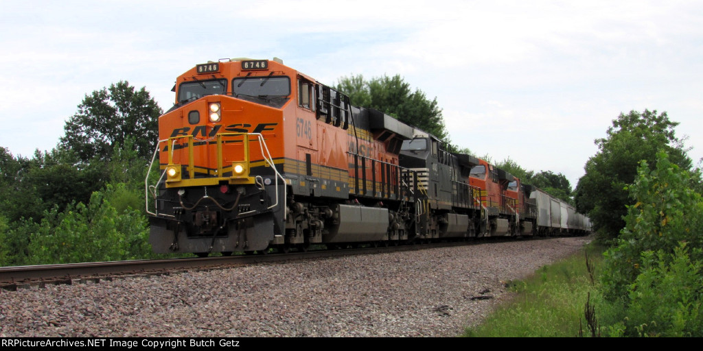 BNSF 6746